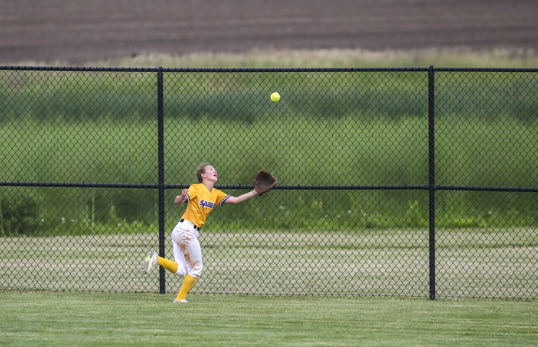 061819-qct-spt-dewitt-softball-012